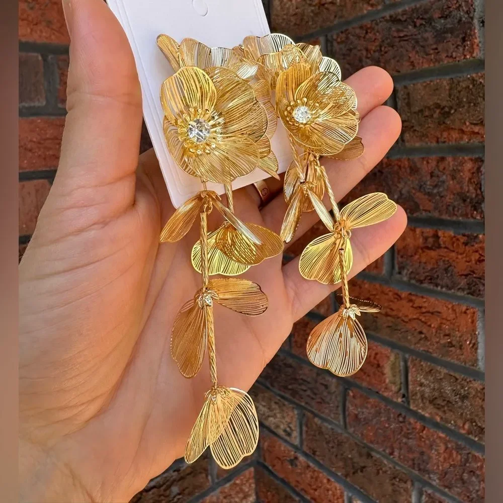 Zara Kate Middleton Famous Cascading Floral Earrings - Picture 6 of 17